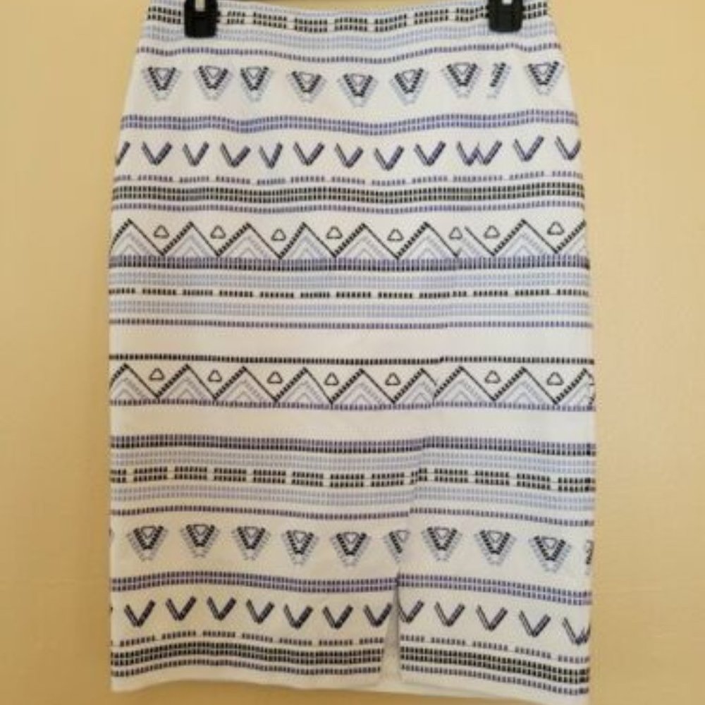 White House Black Market Embroidered Pencil Skirt Size 2